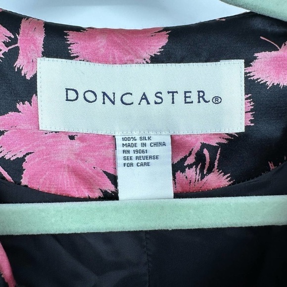 Doncaster 100% Silk Stunning Floral Blazer Jacket Size 12 - Picture 5 of 7